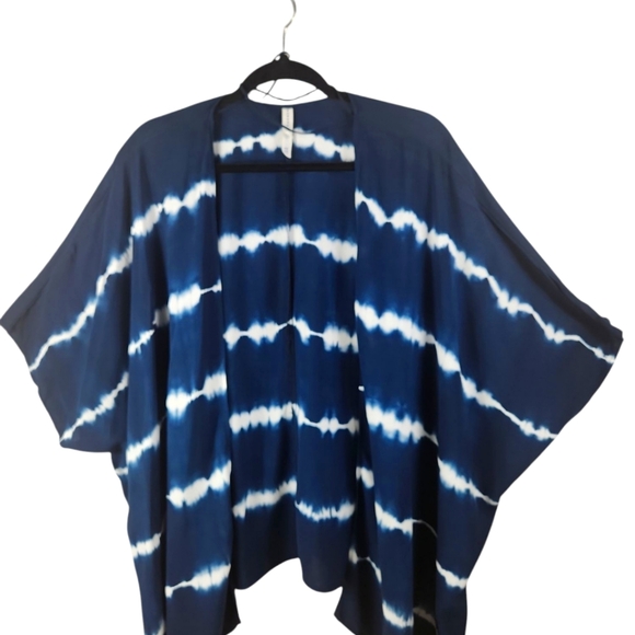 Aeropostale Sweaters - Aeropostale, Navy and White Tye Dye flowing cardigan. Gently used!!! Sz One Size